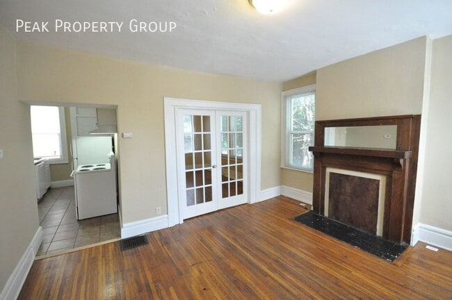 Building Photo - 406 E Northwood Ave