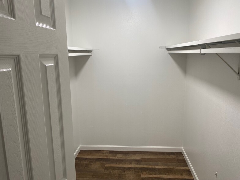 Primary Walk-in Closet - 18404 E Kepner Pl