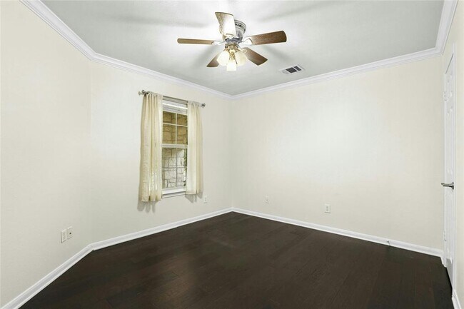 Building Photo - 1705 Gaylord Dr