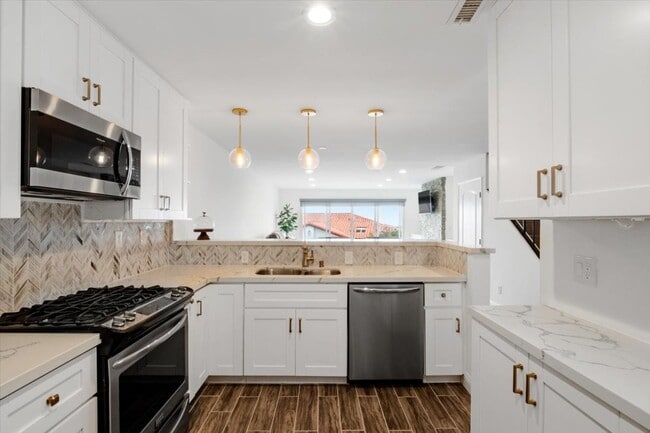 Building Photo - 2-Bed, 2.5 Bath Ocean View Townhome in Alta Mira Carlsbad