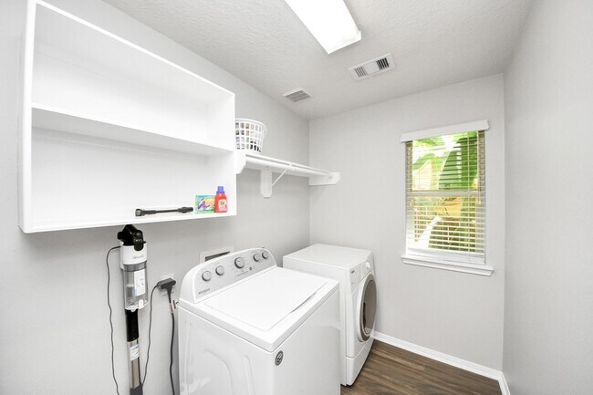 Building Photo - 7823 Hazy Brook Ln