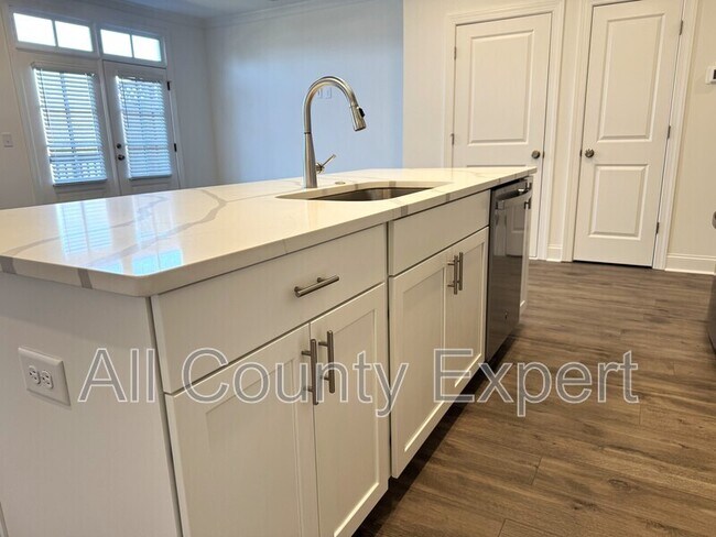 Building Photo - 522 Sawnee Vlg Blvd