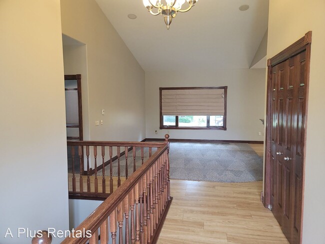 Building Photo - 4 br, 3 bath House - 7301 S Russet Drive