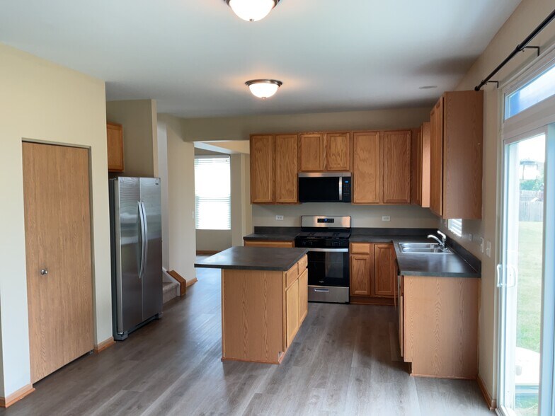 Building Photo - 2771 Cranston Cir