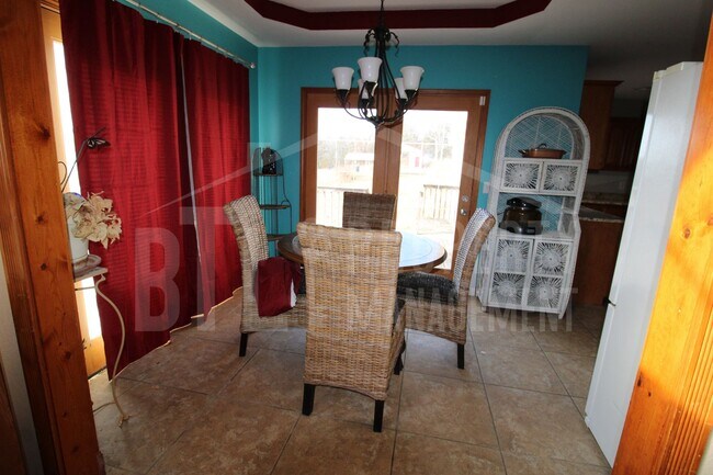 Building Photo - 4-bedroom, 3.5-bath home in Kirbyville, MO.