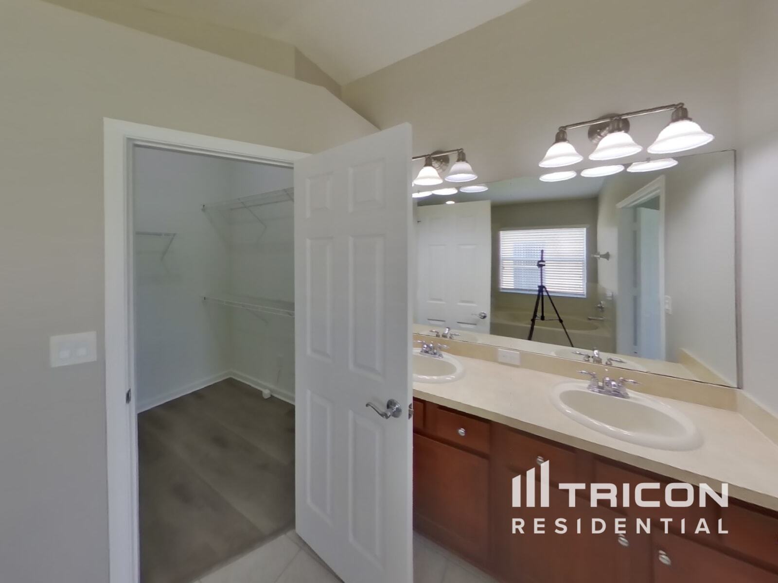 Building Photo - 806 Sea Holly Dr