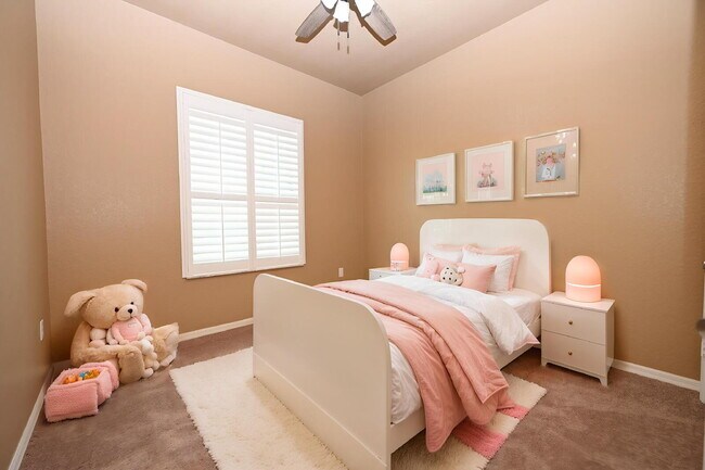 Building Photo - 2618 High Ridge Dr