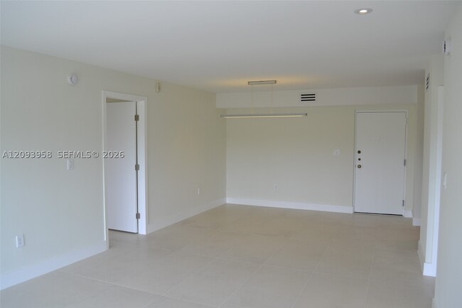 Building Photo - 255 Galen Dr