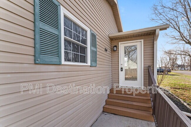 Building Photo - 304 Beech St