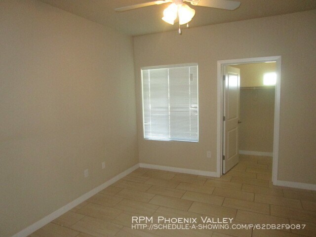 Building Photo - 2525 E Siesta Ln