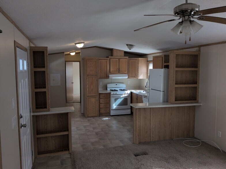 Building Photo - 27 Krista Ln