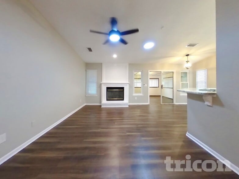 Building Photo - 7580 Falcon Trace Dr W