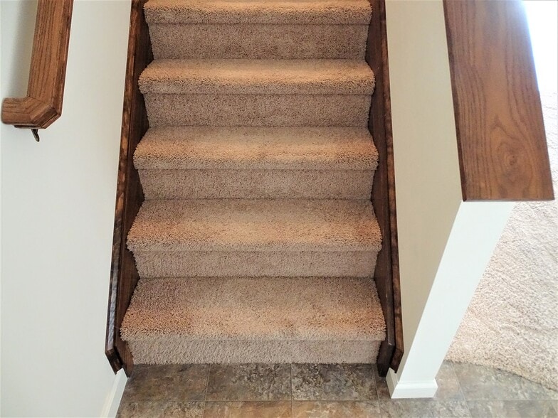 Building Photo - 256 Limestone Dr