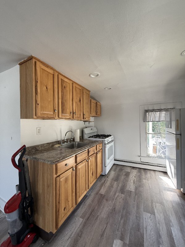 KITCHEN - 1083 W Market St