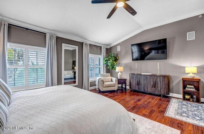 Building Photo - 905 2nd St N