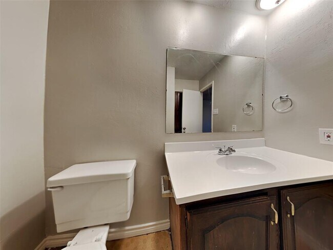 Building Photo - 7311 Thicket Trail Dr