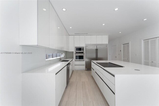 Building Photo - 1352 SW 22nd St