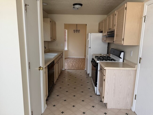 Building Photo - Nice 2 or 3 bedroom patio home in Taylor R...