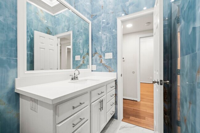 Building Photo - 4023 Breakwood Dr