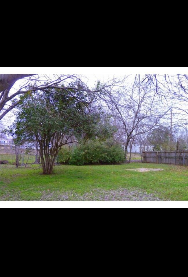 Building Photo - 4904 Langley Rd