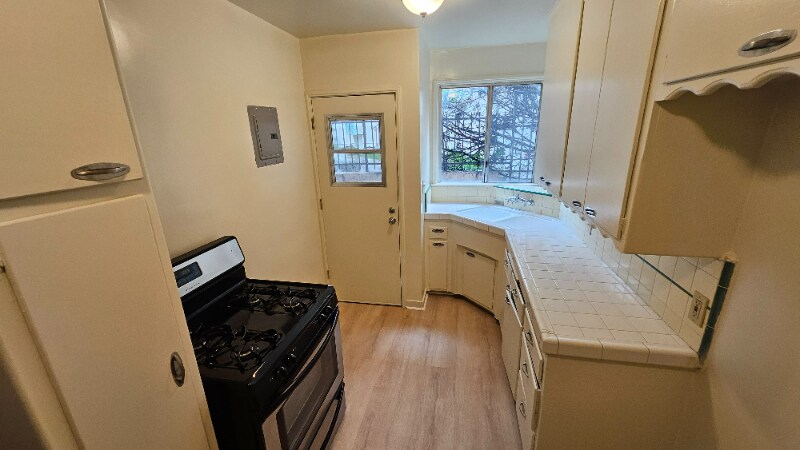 Building Photo - 1629 N Hobart Blvd