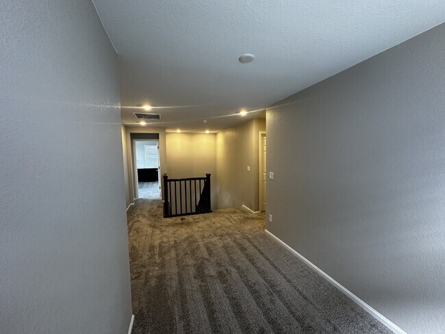Building Photo - Available May! Beautiful home in Murphy Creek!