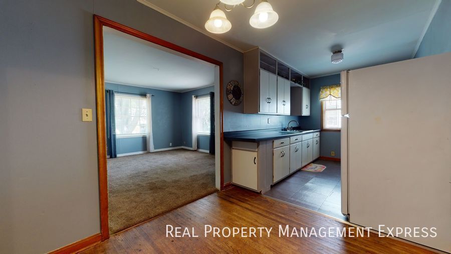 Building Photo - 1 Bedroom 1 Bathroom w/ Single Stall Garage in Central Sioux Falls