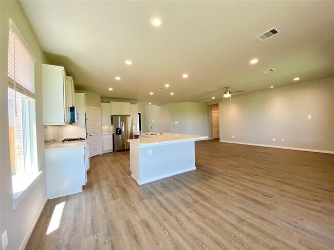Building Photo - 29339 Red Rocks Pk Dr