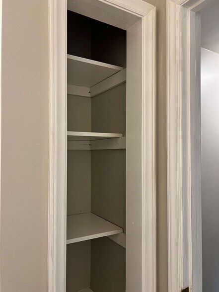 Full bath shelving - 6 Sidbrook Ct