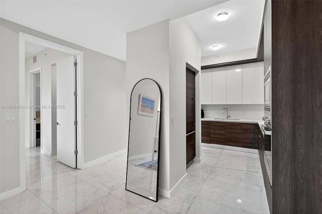 Building Photo - 301 Altara Ave