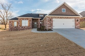 Building Photo - 1511 Abbey Ln