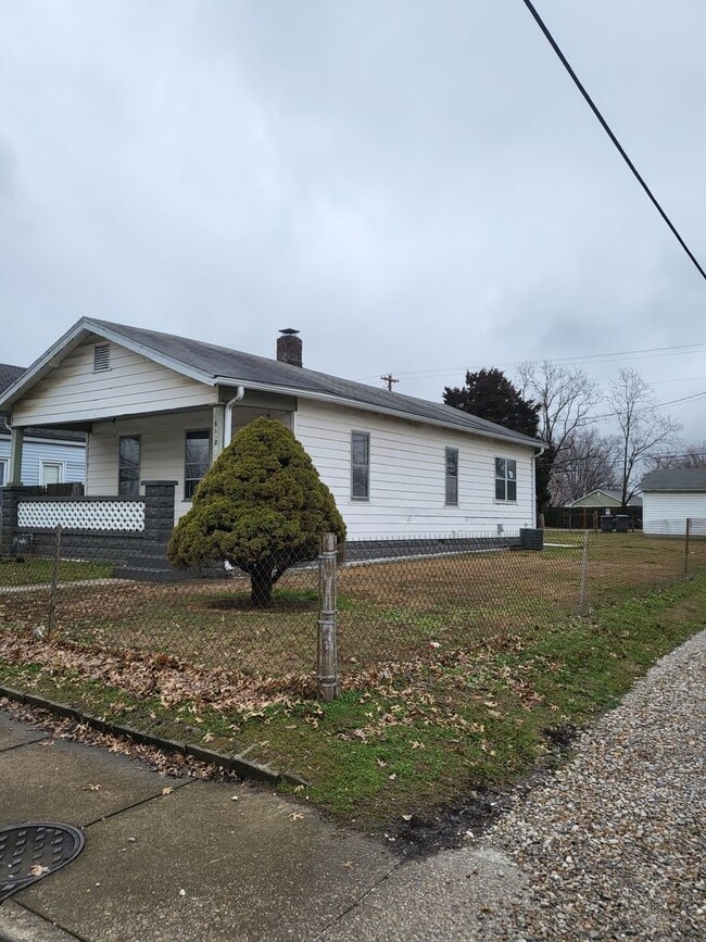 Building Photo - 2 Bed/1Bath house