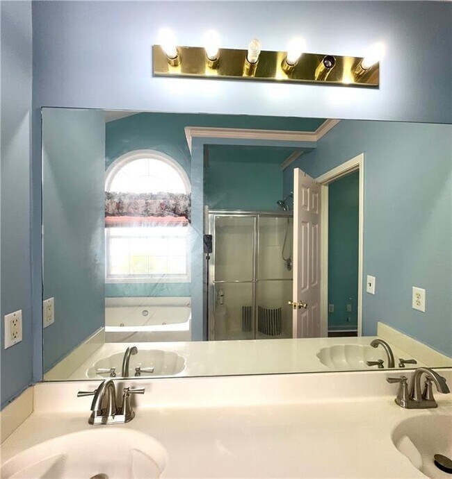 Building Photo - 444 Laurel Springs Ct