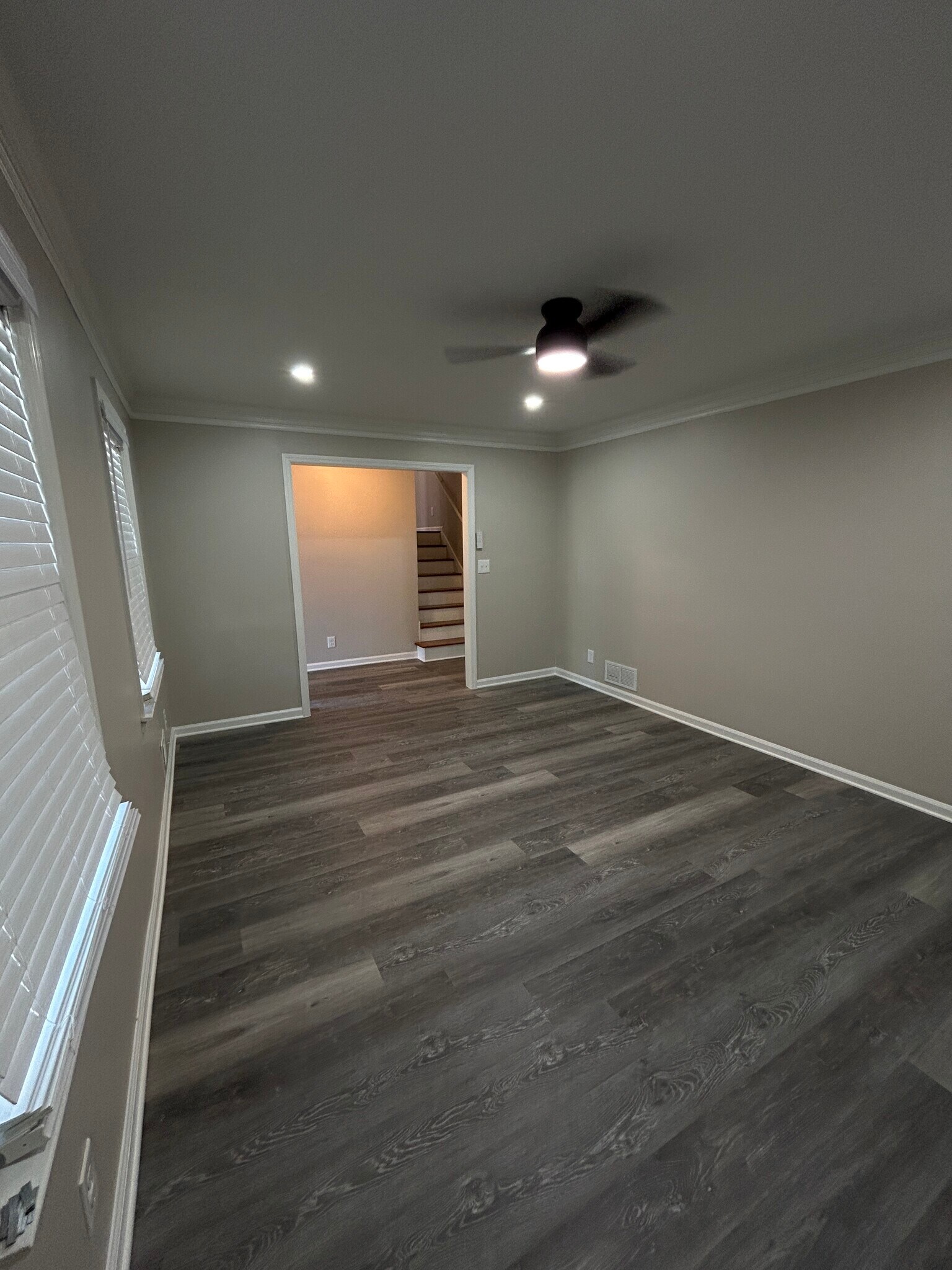 Building Photo - 140 Oakhurst Dr