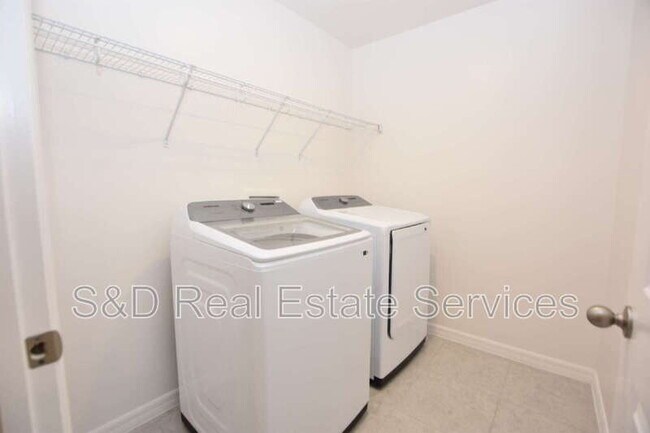 Building Photo - 4130 Collegiate Blvd