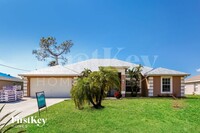 Building Photo - 3811 Trenton Ln