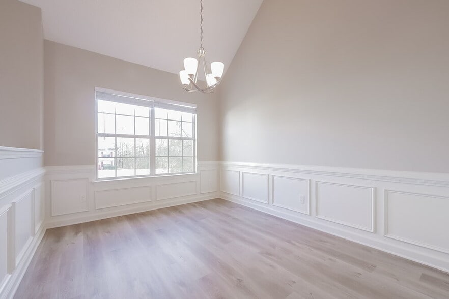 Building Photo - 422 Limerick Way