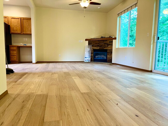 Building Photo - 4302 Lupine Ct