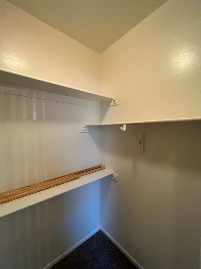 Building Photo - 3 Bedroom Home in the Beacon Heights Commu...