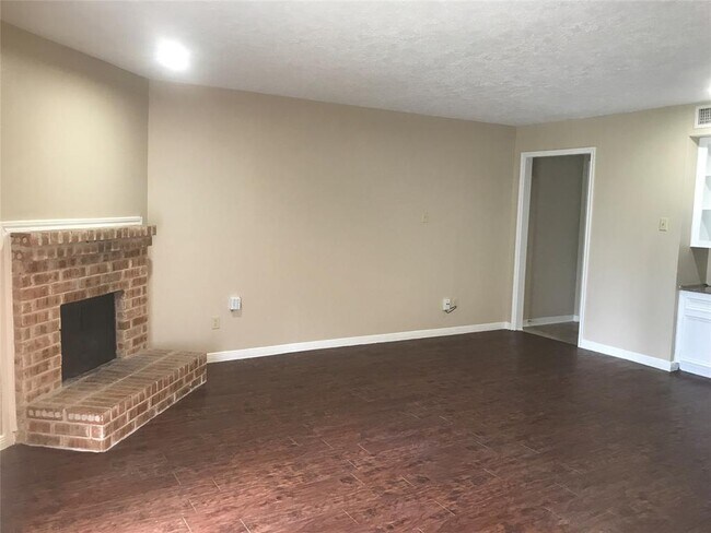 Building Photo - 13603 Ravensway Dr