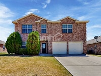 Building Photo - 729 Redwing Dr