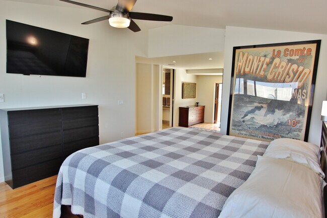 Building Photo - 7328 VISTA DEL MAR Ln