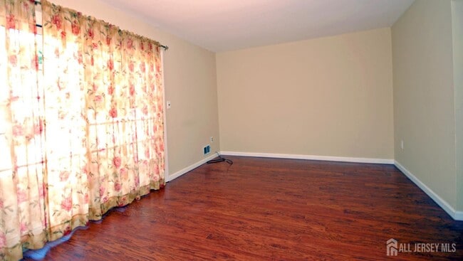 Building Photo - 21 Rosewood Ct