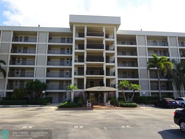 Building Photo - 3001 S Course Dr