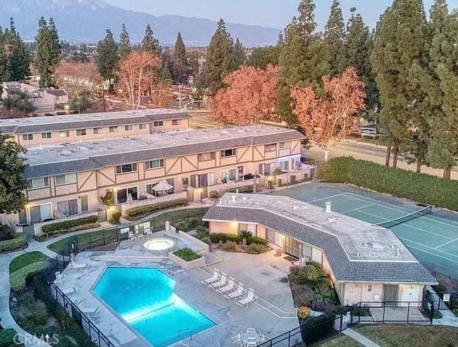 Building Photo - 1103 W Francis St