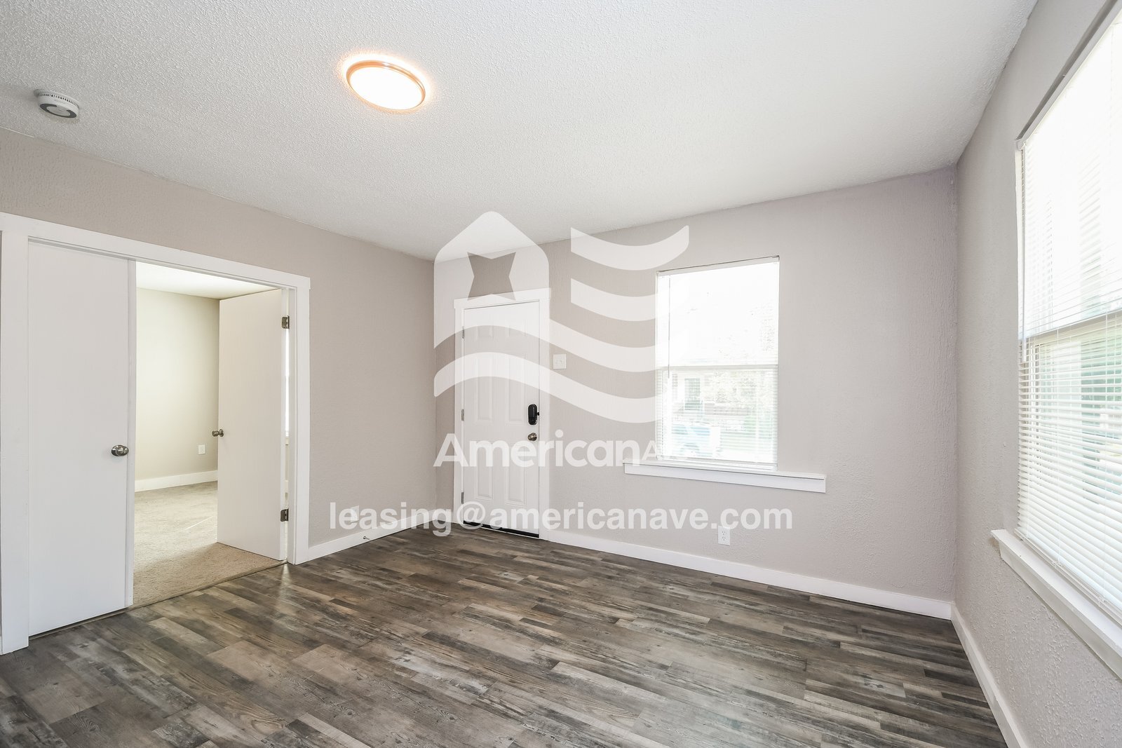 Building Photo - 1939 Chippewa St