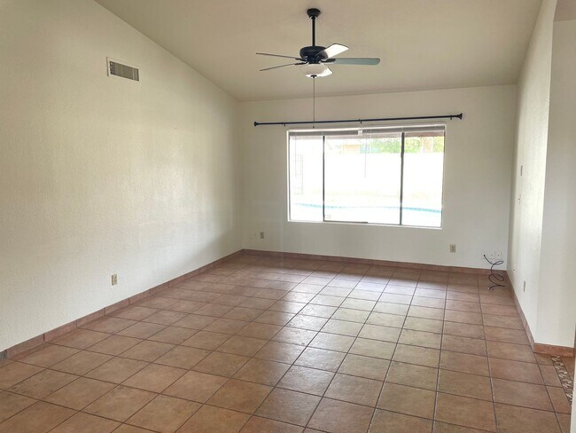 Building Photo - 1609 N Longmore St