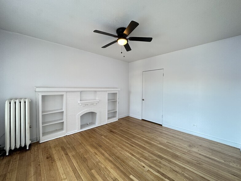 Building Photo - 7147 S Constance Ave