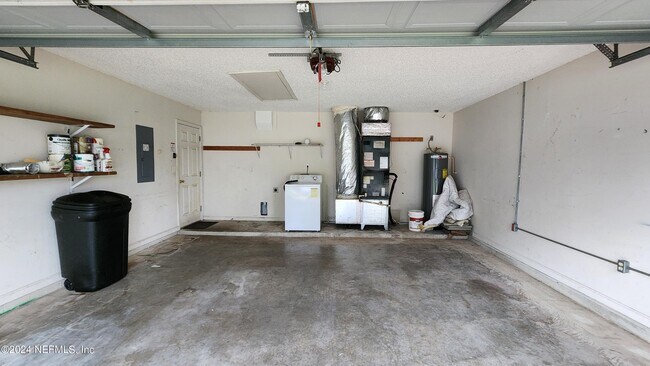 Building Photo - 550 Bay Hawk Ct