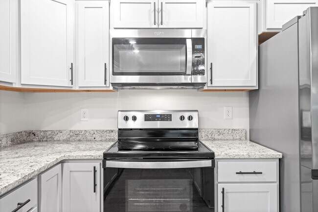 Building Photo - Beautiful Home in Woodland Hills